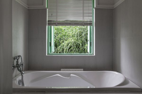 Fiberglass Tub Installation in Munster